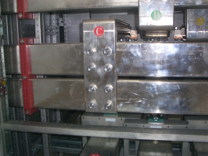 PC柜-4拼铜排固定