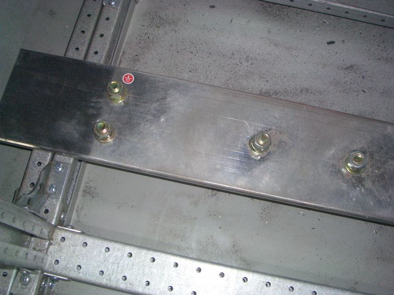 地排接接地标示