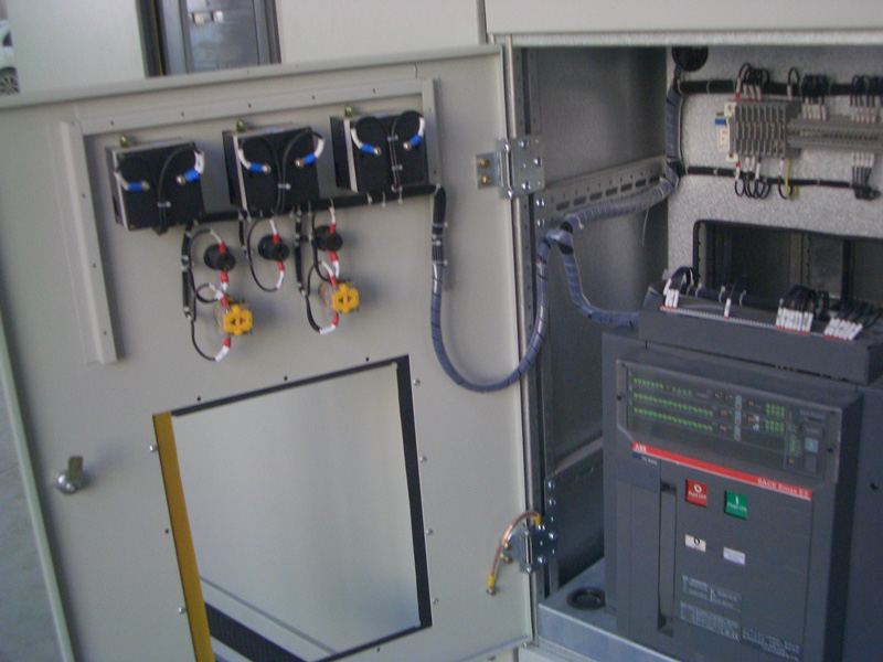 仪表门上走线横平竖直