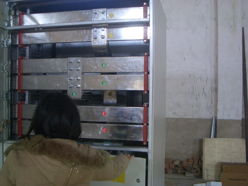 主母排与分支排之间连接-无缝隙